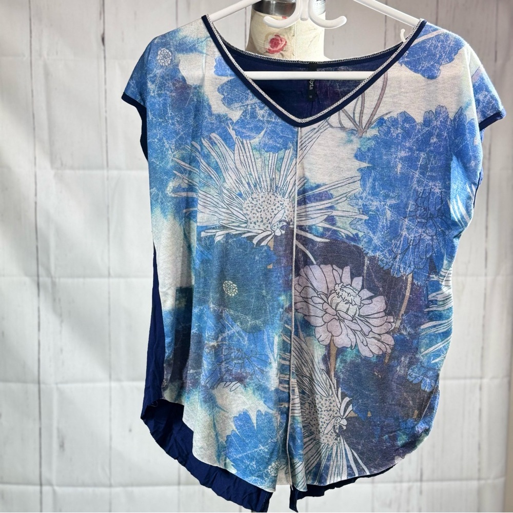 F2.Edista lotus Printed Stretch Short sleeve top, Size M